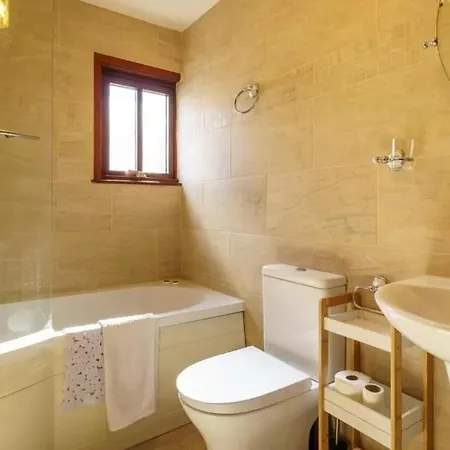 Ground Floor Twin King Bed Option Free Parking アパート